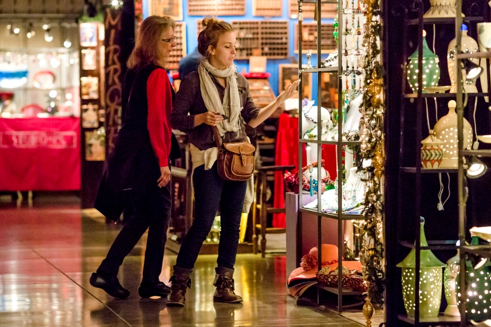 Armadillo Christmas Bazaar Announces 2023 Dates and Unveils Featured Artwork