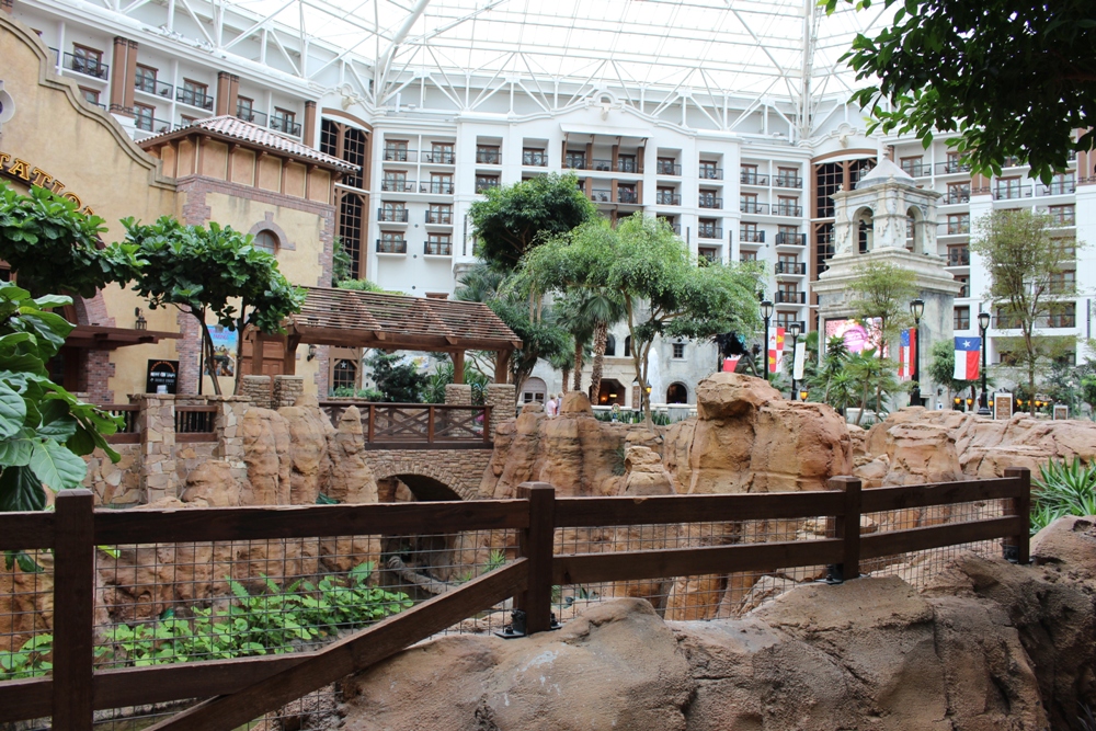 Gaylord Texan Resort and Convention Center Welcomes Visitors with Rustic Elegance | Hotel Review | Relache Spa | Grapevine, Texas, USA