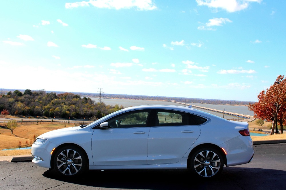 2015 Chrysler 200 | New Car Review | By Sherri Tilley | The Flash List Entertainment Guide