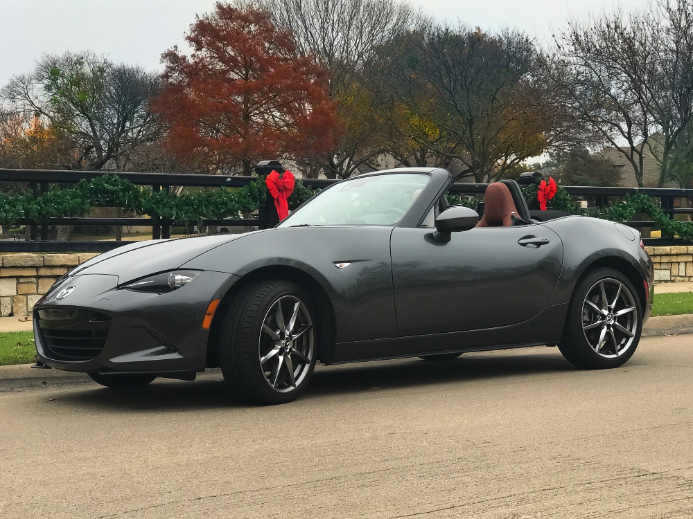 5 Things to Do Before Viewing Holiday Lights in the Mazda MX-5 Miata