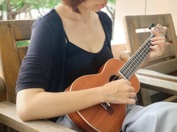 Whether you're into smooth jazz, rocking solos, or chill acoustic vibes, there's an instrument out there waiting for you. Top Instruments to Learn Online for Aspiring Musicians