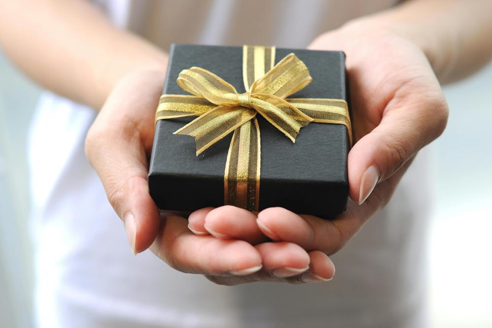 By aligning gifts with individual preferences, office culture, and practicality, you'll foster a positive environment brimming with appreciation. Gift Ideas for Workplace Colleagues