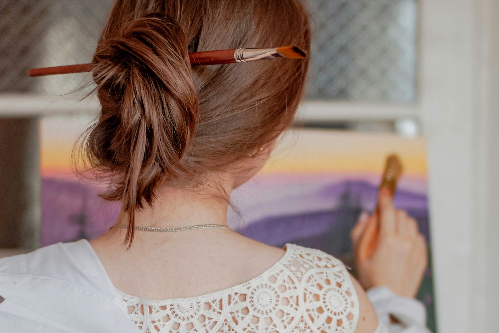 Delve into the key elements of classical painting, from composition and brushwork to lighting and symbolism in timeless masterpieces. Understand Classical Painting Elements and Their Meaning