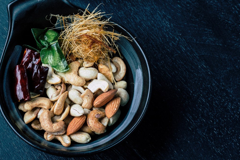Fuel your day with high-protein snack recipes that combine flavor, nutrition, and lasting energy without excessive calories. Protein-Packed Midday Snacks to Keep You Energized