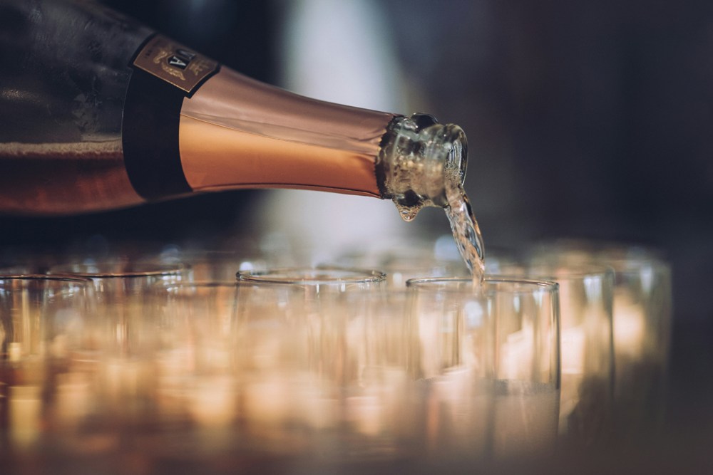 The gala will include hors d'oeuvres, champagne, desserts, raffle prizes, silent auction, live music, pop-up Kendra Scott store, and more. The Filigree Theatre Announces New Date for Gold and Silver Gala