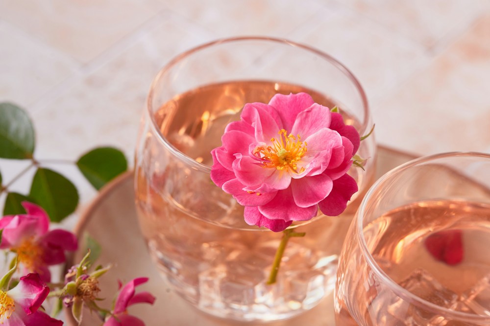 Limited-ticket tasting at Horseshoe Bay Resort featuring top roses will raise funds for Texas Hill Country flood recovery. Texas Wineries Unite at Horseshoe Bay Resort to Aid Flood Recovery