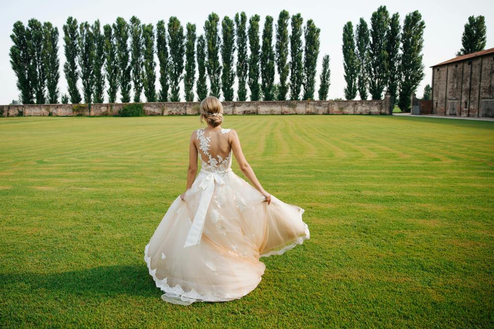 In the last few years, Tuscany has become one of the most popular destinations for Americans who choose to get married abroad. Getting Married in Tuscany: A Practical Guide to Organize an Authentic Wedding in Italy