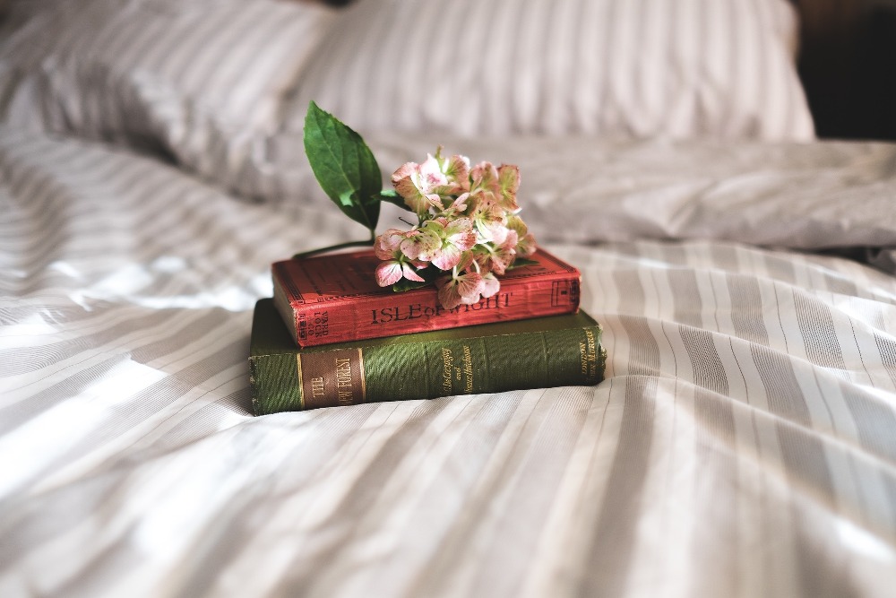 5 Ways to Prepare Your Bedroom for Romance
