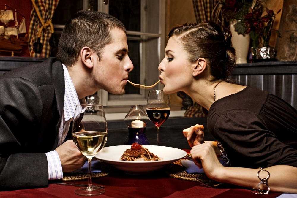 TheFlashList.com | A great site for date night!