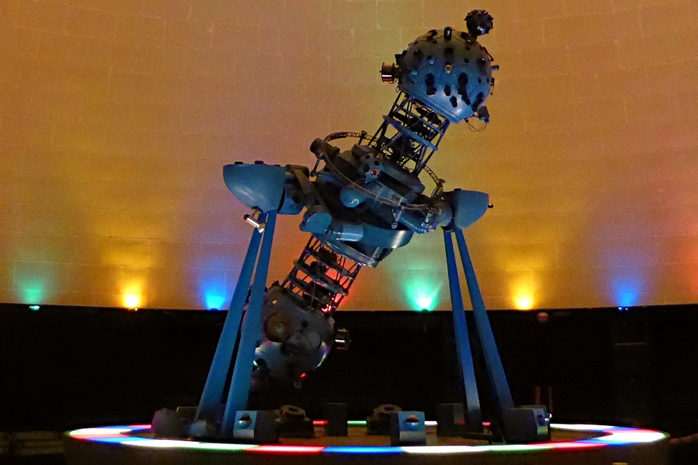 Find fun activities like planetariums along with other leisure activities, exciting adventures, and things to do in San Antonio. Planetariums | Fun Activities, Tourist Attractions, and Best Things to Do in San Antonio | Life and Leisure | San Antonio, Texas, USA