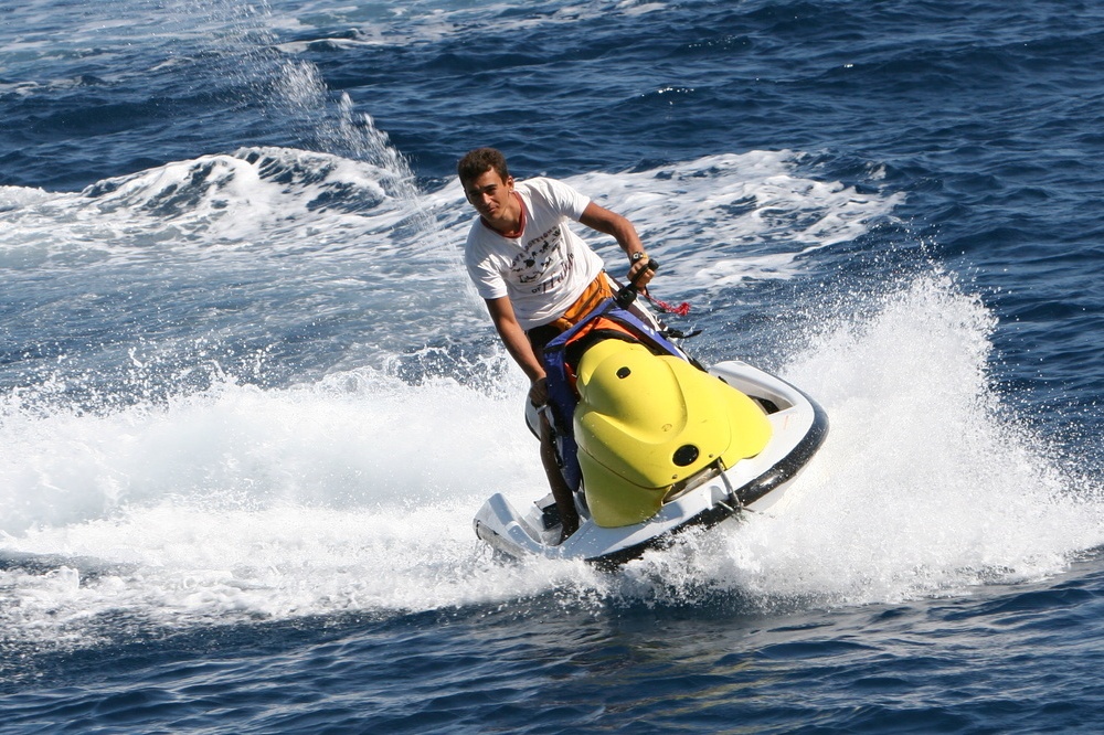 Find fun activities like watersports along with other leisure activities, exciting adventures, and things to do in San Antonio. Watersports | Fun Activities, Tourist Attractions, and Best Things to Do in San Antonio | Life and Leisure | San Antonio, Texas, USA