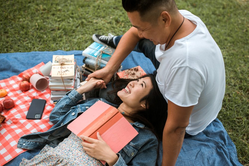 Themed date night ideas on The Flash List entertainment guide featuring the best local events, nightlife, restaurants, music, and fun romance ideas. Amusing Date Night Ideas, Romantic Things to Do, and Fun Activities for Couples