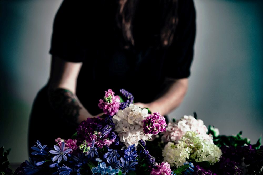 How Flower Arrangements Can Uplift Your Spirits