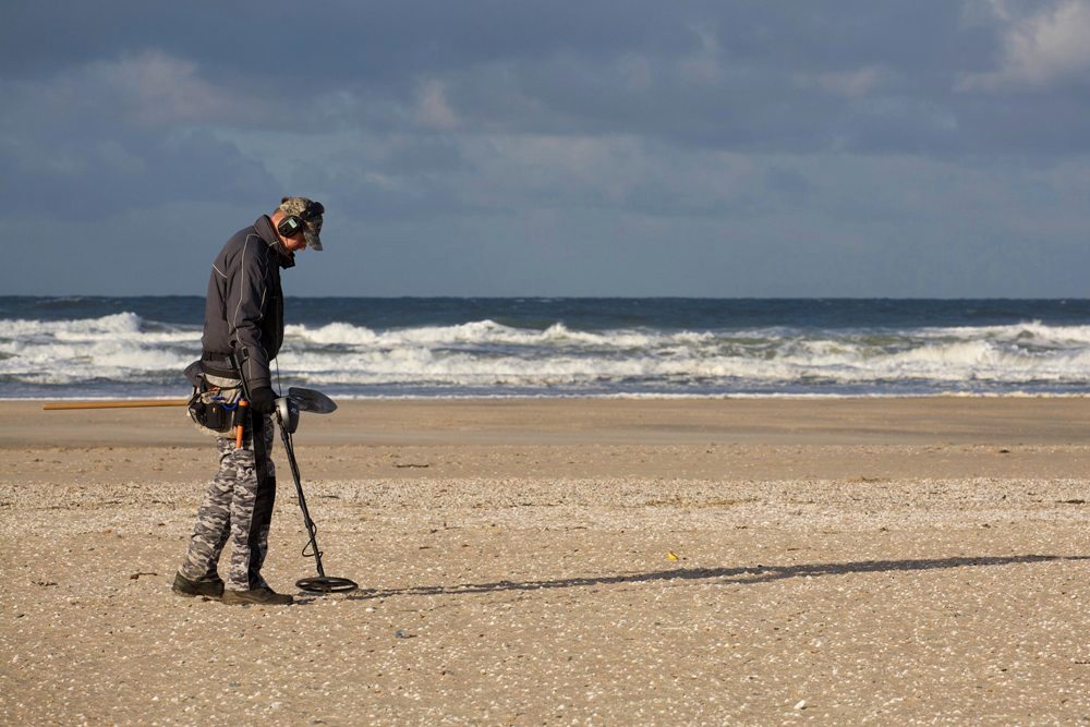11 Tips for Safety When Metal Detecting