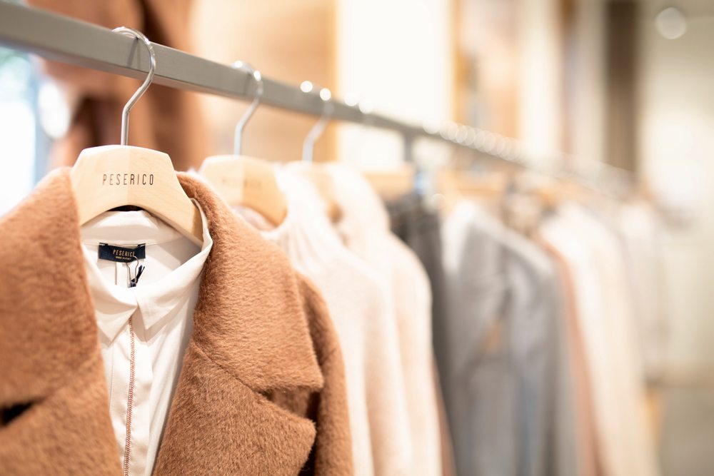 By gaining some fashion inspiration, shopping at the right stores, and trying a statement shoe, you'll look amazing before you know it. Fashion Tips for Becoming More Stylish