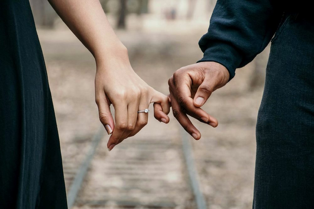 Make the most of this meaningful token of affection by ensuring that the ring elicits plenty of excitement before the wedding day itself. Creative, Elegant Ways to Show Off Your Engagement Ring