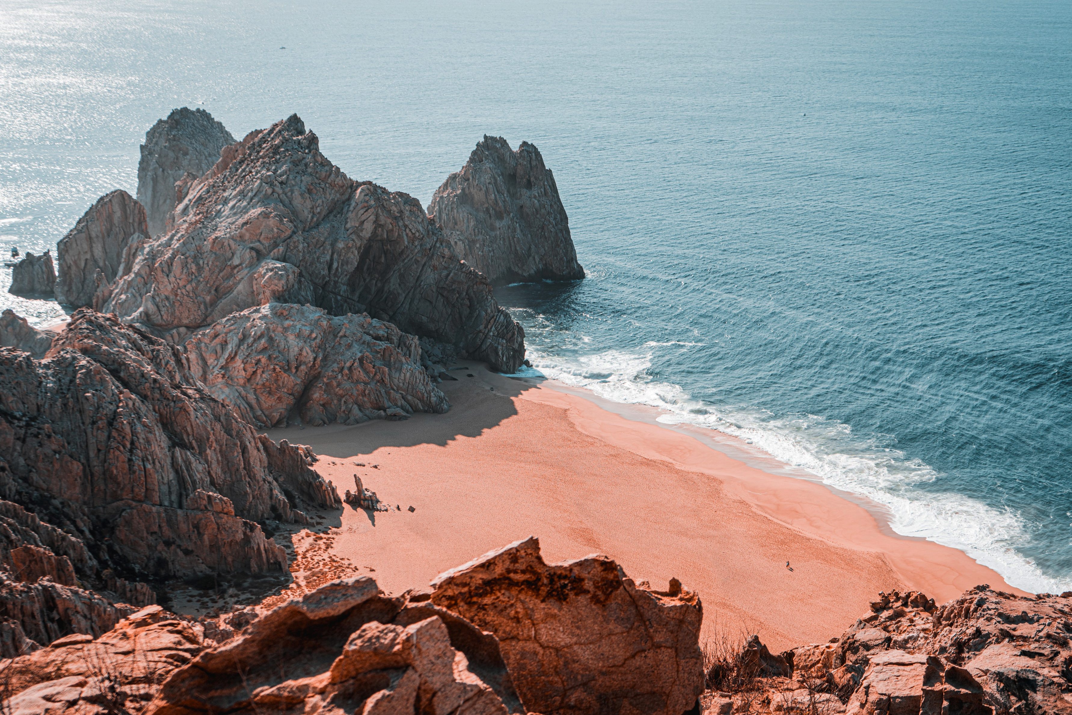 This secluded beach on Baja California's tip possesses a serene ambiance and remarkable beauty, making it the ideal destination for couples. Take a Memorable Trip to Lover's Beach at Cabo San Lucas, Mexico