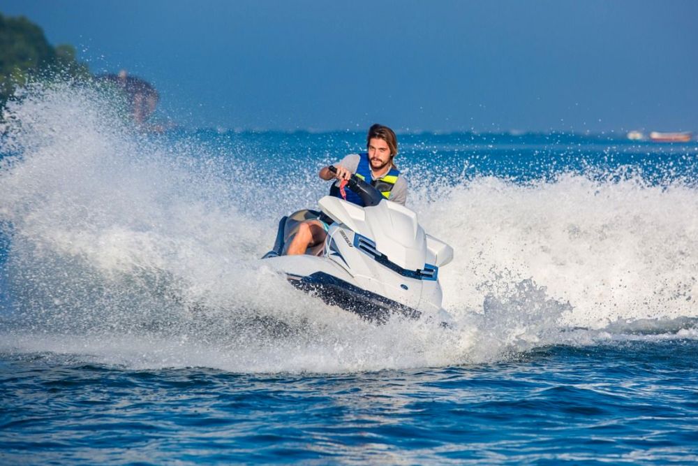 To prepare for water rides properly, consider accessories that make your jet ski usage safer, more comfortable, and more enjoyable. Must-Have Accessories for Your Jet Ski