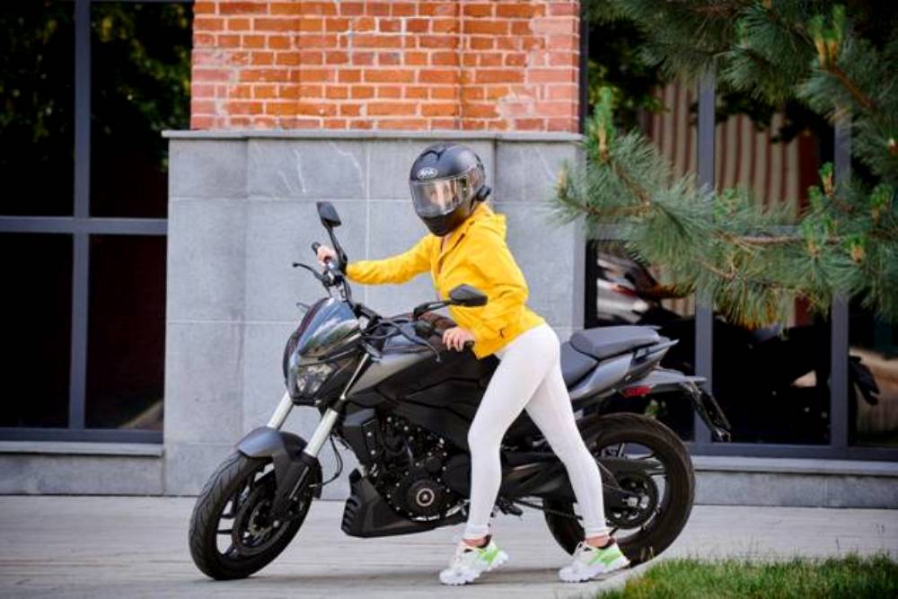 Looking for the latest motorcycle helmet features? This guide covers must-have capabilities like Bluetooth, action cameras, antifog shields, modular designs and more to upgrade safety and riding experience. Must-Have Features for Your Next Motorcycle Helmet