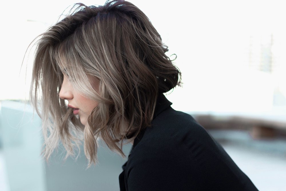 Your hairstyle is a reflection of your personality and style, and achieving the right haircut can often be a journey. 5 Questions to Ask Yourself Before a Major Haircut