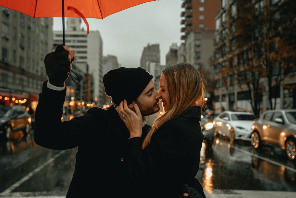 From exquisite dining to high-end entertainment, the city's glamorous offerings create the perfect backdrop for a truly indulgent date night. How to Have a Lavish Date Night Experience in NYC