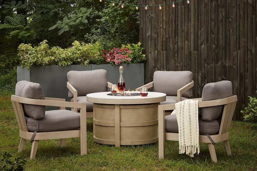 Whether you're looking to host gatherings or enjoy peaceful solitude, crafting an ideal outdoor oasis requires thoughtful design. 7 Essential Components for Creating an Outdoor Living Space