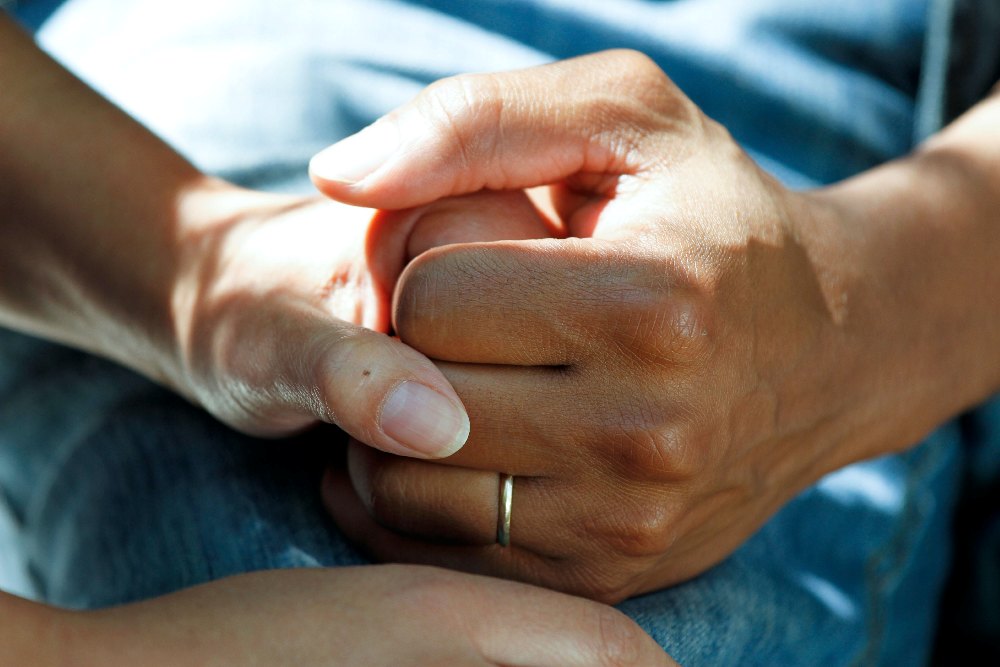 Practical ways to offer unwavering assistance include emotional support, help with daily tasks, and patience. How to Help a Loved One After an Injury or During an Illness