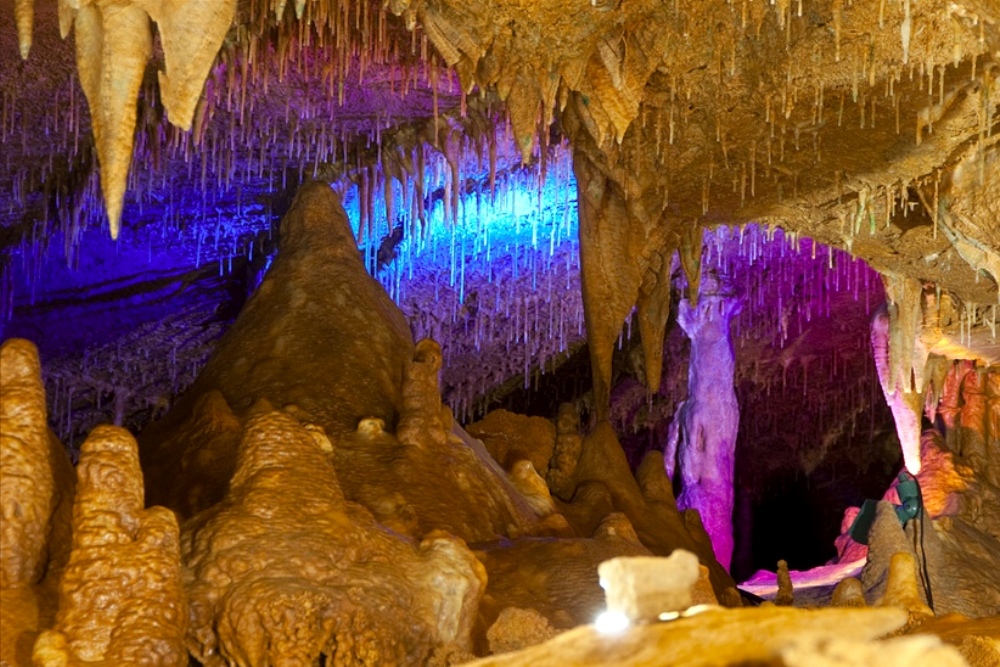 5 Intriguing Caves to Explore in Texas