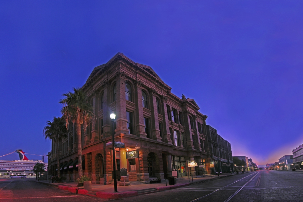 The Strand Historic District Offers Dining, Shopping, Events, and Entertainment | Galveston, Texas, USA