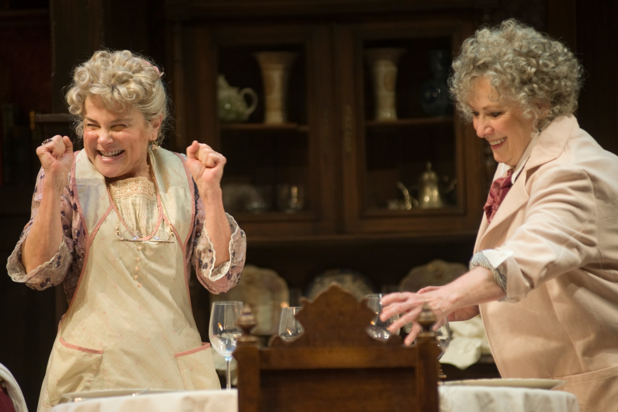 Veteran Actresses Star in Arsenic & Old Lace