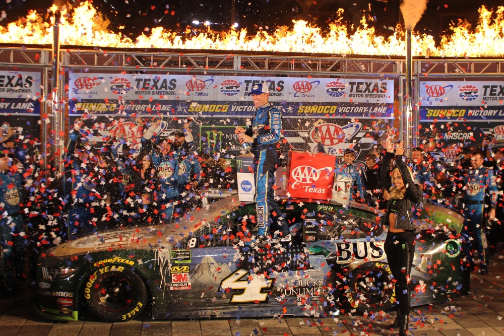 Kevin Harvick Wins 3rd Consecutive Playoff Race at Texas Motor Speedway