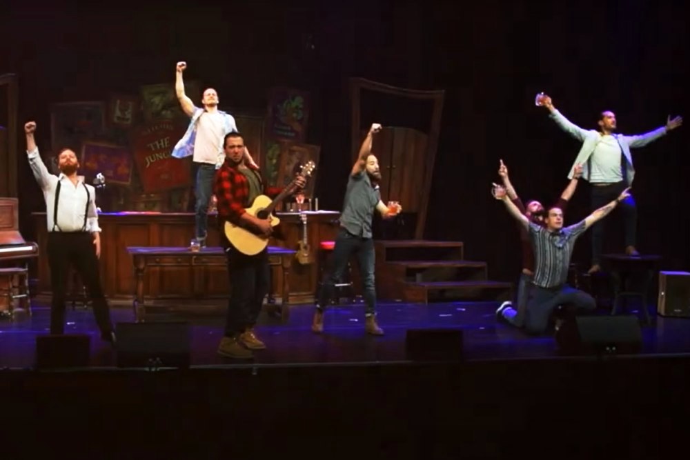 VIDEO: Runaway International Hit The Choir of Man Is Coming to Fort Worth