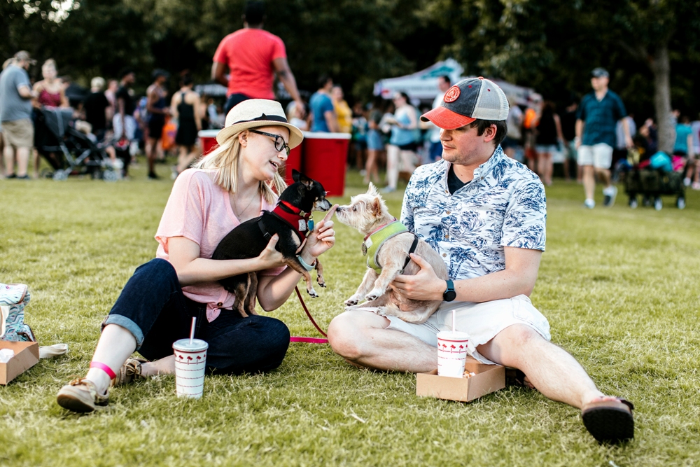 This popular Addison After Dark event returns for third year with activities for you and your pet.
An Evening of Pints and Pups at Addison Circle Park
