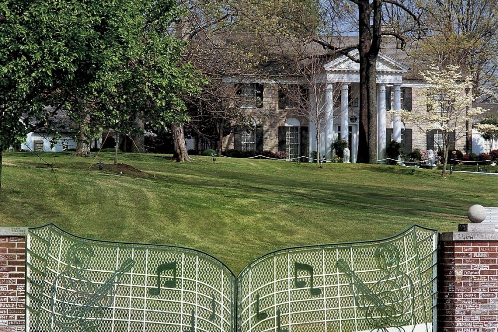 With reduced capacity, guests will have the opportunity to see the iconic landmark as never before. The Gates of Graceland Are Re-Opening on Thursday, May 21, 2020