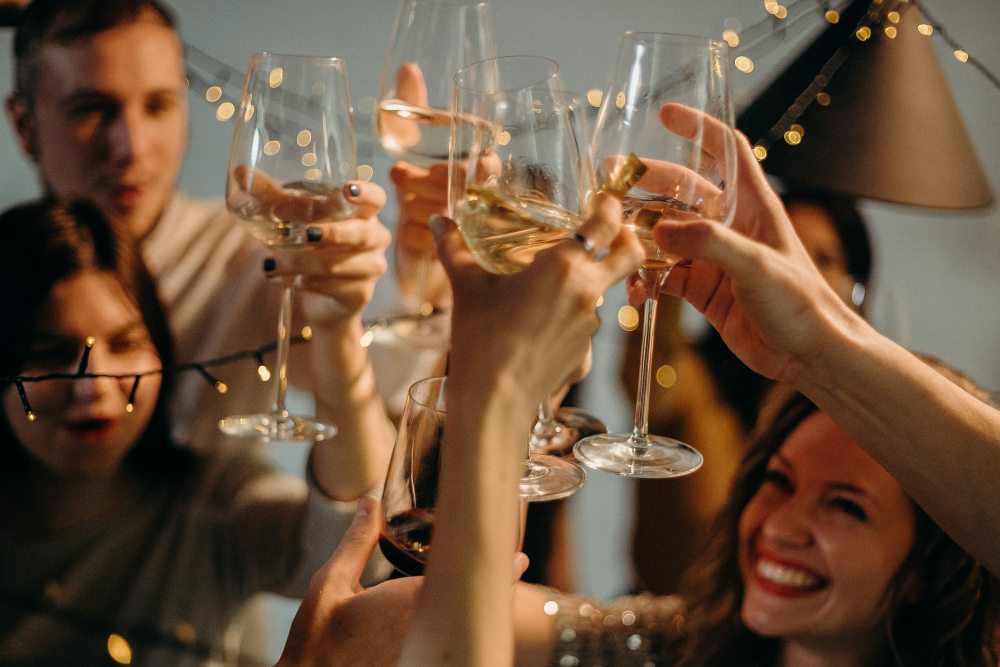 The global organization devoted to public speaking offers these tips for making a meaningful and memorable holiday toast. Toastmasters' 5 Holiday Toasting Tips