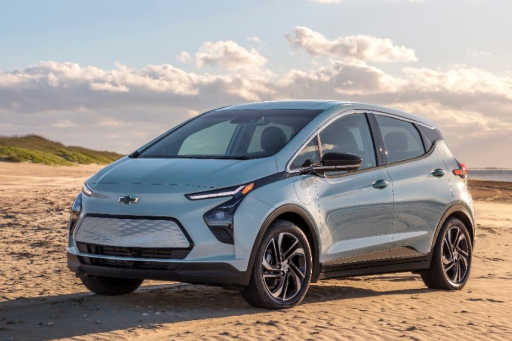 This redesigned all-electric wagon features unique exterior design, long-range capability, and advanced technology. Review: 2022 Chevrolet Bolt EV 2LT