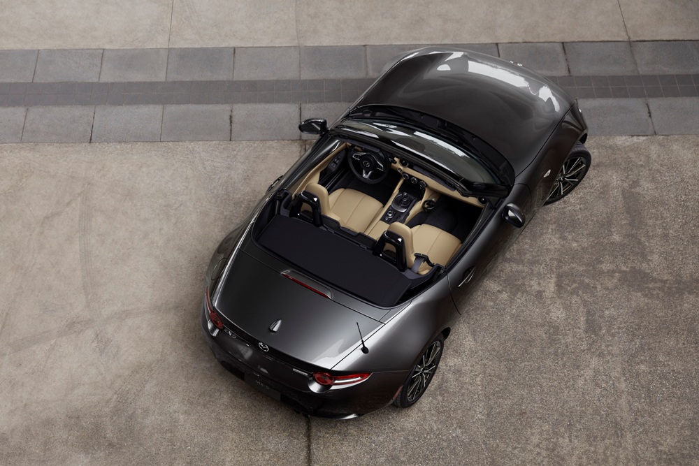2025 Mazda MX-5 Miata Proves Good Things Come in Small Packages