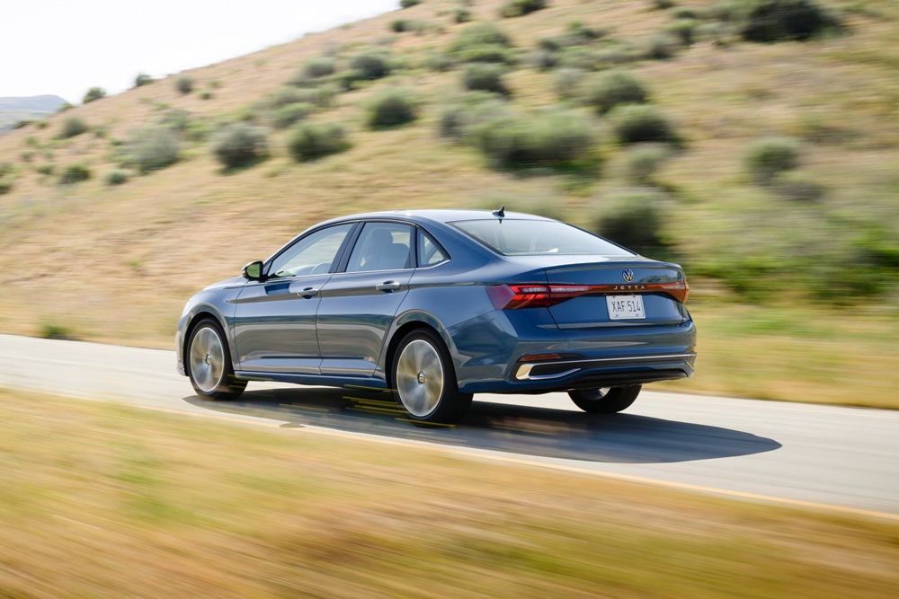 Blending everyday practicality with efficient performance, this compact sedan delivers a driving experience that hits the right notes. 2025 Volkswagen Jetta Is Working for Your Weekend