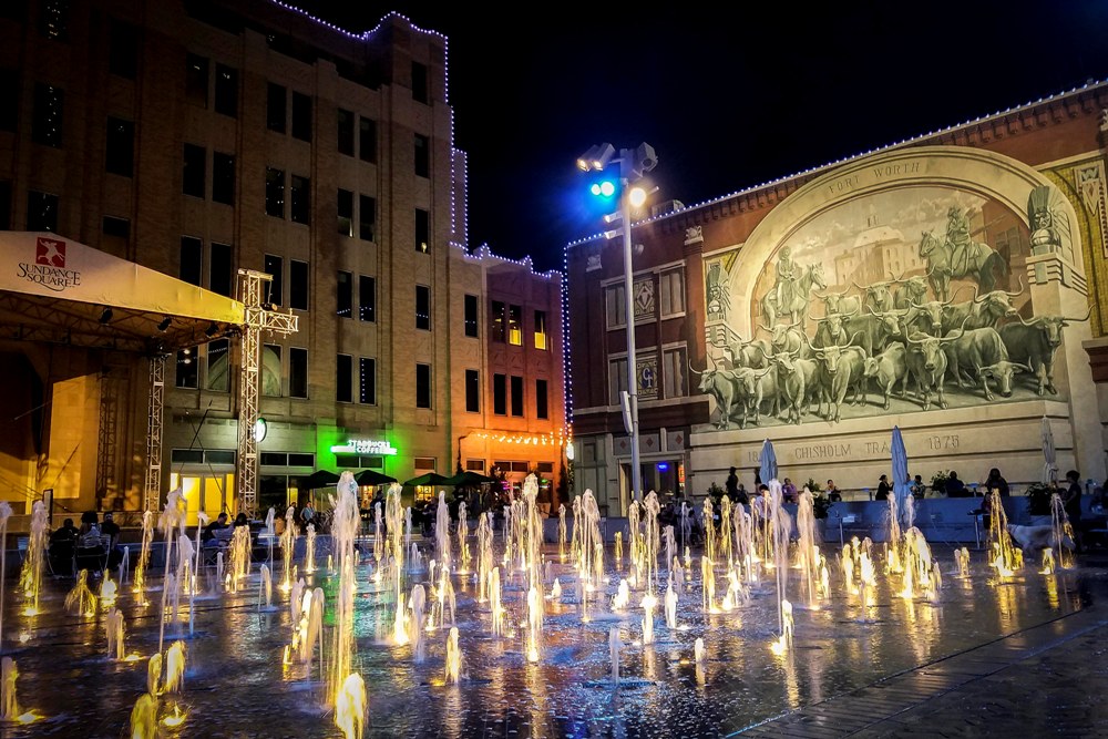 Sundance Square Features Live Music, Restaurant Dining, Charming Shops and More | Fort Worth, Texas, US