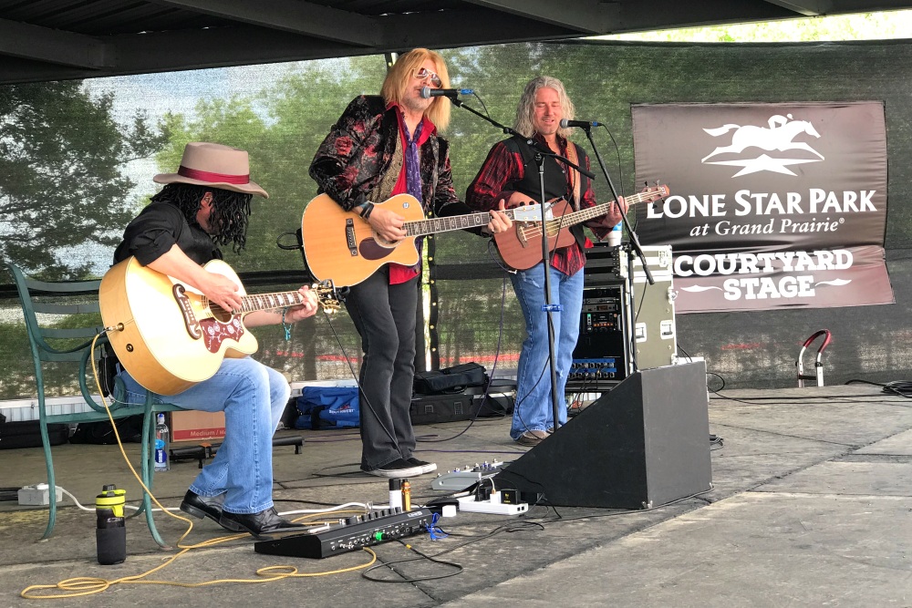 Lone Star Park Offers Exciting Live Horse Racing and Wagering