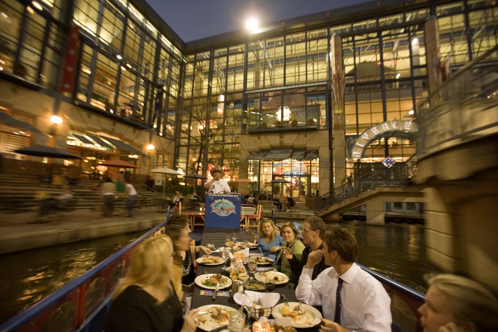 The San Antonio River Walk | Scenic Walkways, Dining, Shopping | San Antonio, Texas